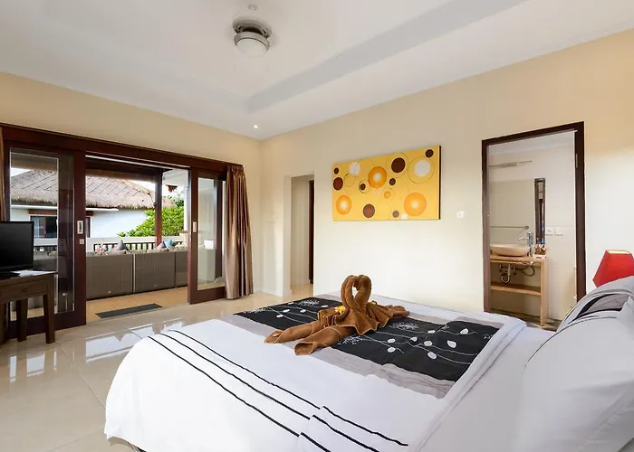 Coconuts Villa Balangan Beach
